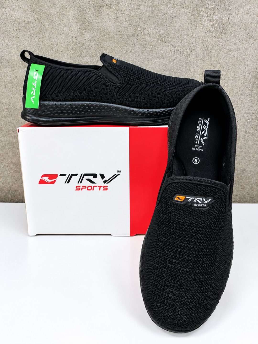 Trv Sneakers